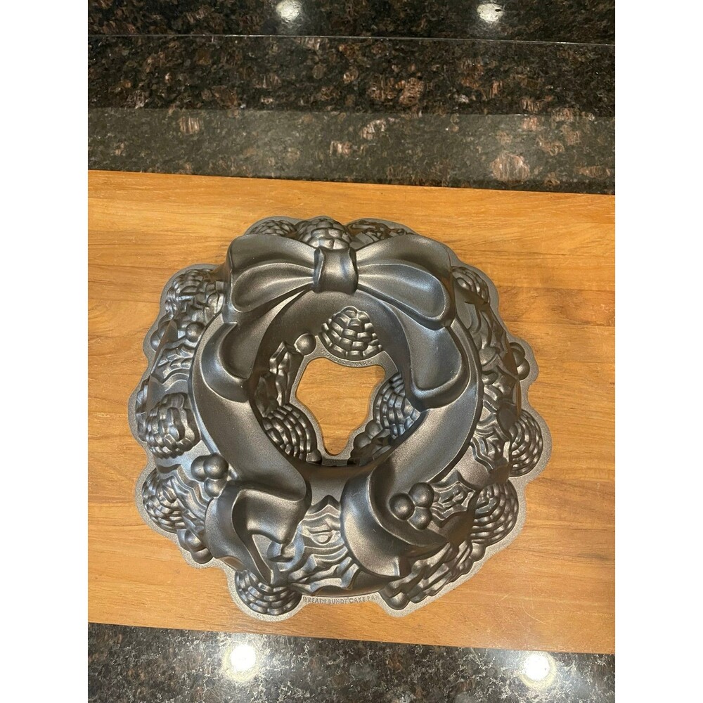 Nordic Ware Wreath Bundt Cake Pan